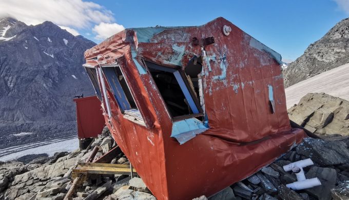Murchison Hut Removal
