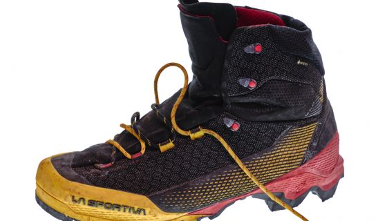 Mountaineering boot